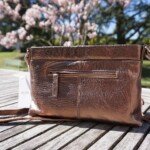 Pochette bandoulière Sacs en cuir – maroquinerie – Marie Pipelette, boutique de créateurs à Brignais
